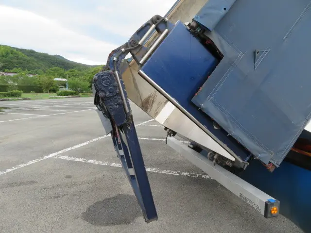 いすゞ ギガ QKG-CYZ77BM(6x4)の写真37