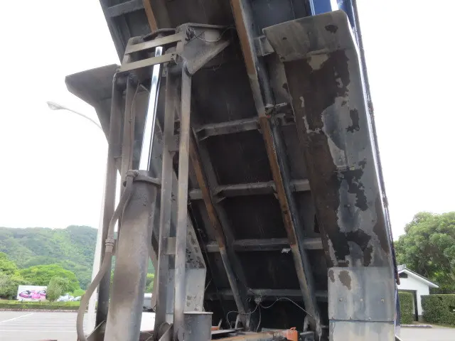 いすゞ ギガ QKG-CYZ77BM(6x4)の写真49