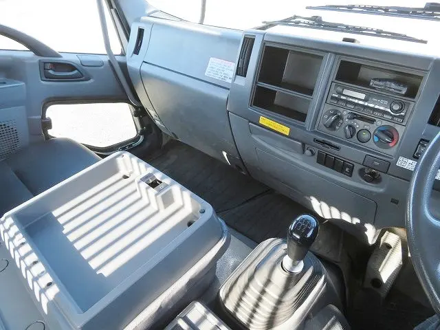 いすゞ フォワード TKG-FRR90S1(2WD)の写真15