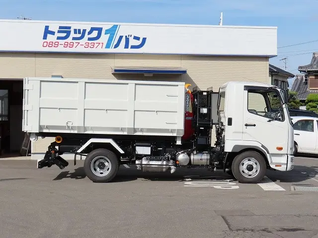 三菱 ファイター 2KG-FK72F(2WD)の写真5