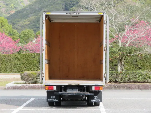 トヨタ ダイナ TPG-XZC605(2WD)の写真9