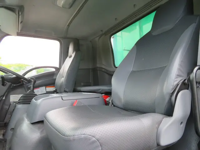 いすゞ フォワード QKG-FVZ34U2(6x4)の写真12