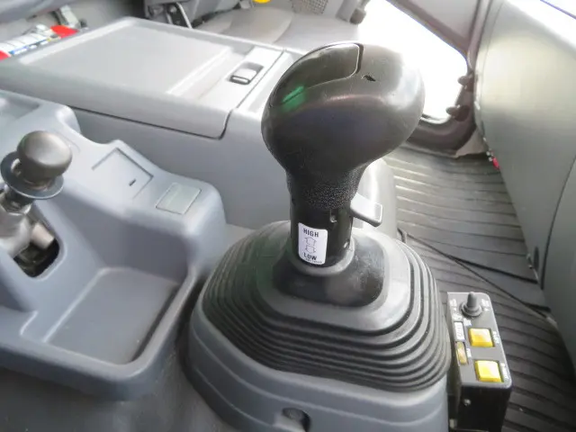 いすゞ フォワード QKG-FVZ34U2(6x4)の写真13