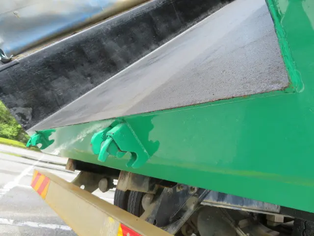 いすゞ フォワード QKG-FVZ34U2(6x4)の写真16