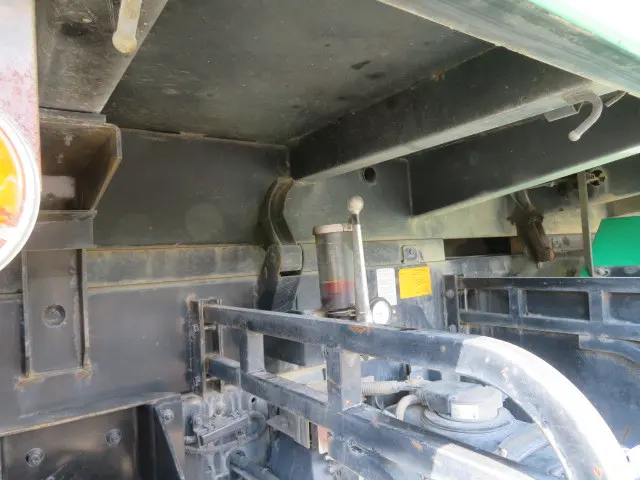 いすゞ フォワード QKG-FVZ34U2(6x4)の写真24