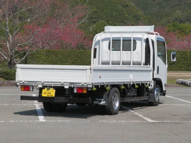 いすゞ エルフ BKG-NNR85AR(2WD)の写真3