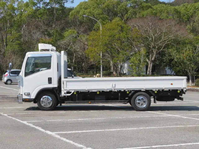 いすゞ エルフ BKG-NNR85AR(2WD)の写真4