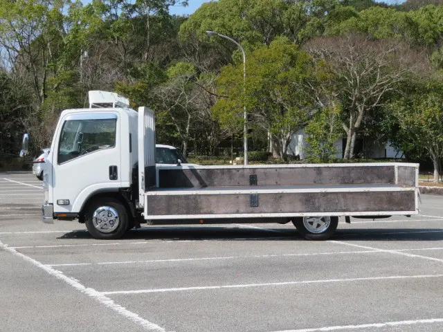 いすゞ エルフ BKG-NNR85AR(2WD)の写真10