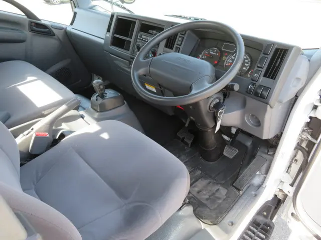 いすゞ エルフ BKG-NNR85AR(2WD)の写真11
