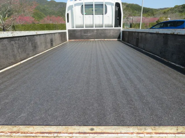 いすゞ エルフ BKG-NNR85AR(2WD)の写真21