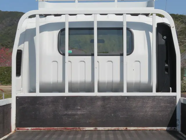 いすゞ エルフ BKG-NNR85AR(2WD)の写真22