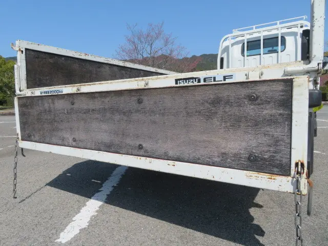いすゞ エルフ BKG-NNR85AR(2WD)の写真25