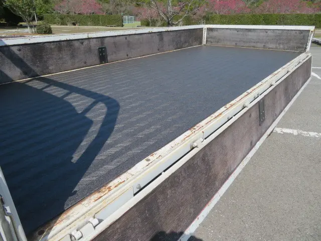 いすゞ エルフ BKG-NNR85AR(2WD)の写真26