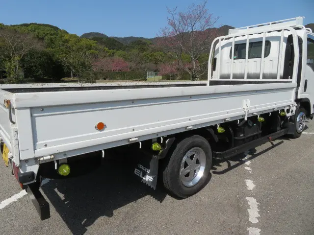 いすゞ エルフ BKG-NNR85AR(2WD)の写真29