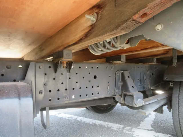 いすゞ エルフ BKG-NNR85AR(2WD)の写真37