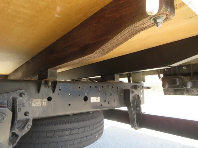 いすゞ エルフ BKG-NNR85AR(2WD)の写真39