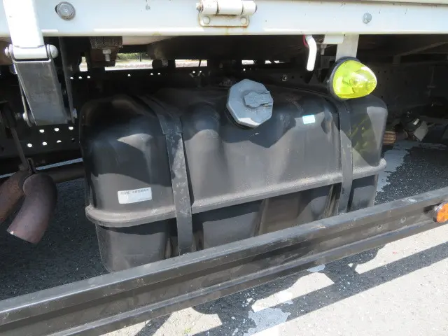 いすゞ エルフ BKG-NNR85AR(2WD)の写真47