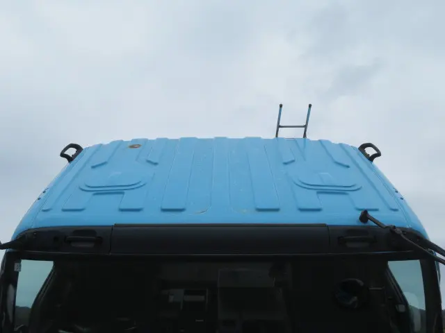 いすゞ ギガ QKG-CXZ77AT(6x4)の写真7