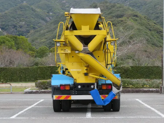 いすゞ ギガ QKG-CXZ77AT(6x4)の写真8