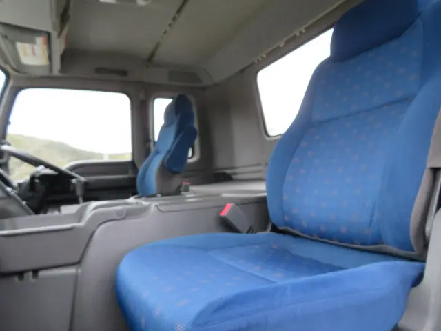 いすゞ ギガ QKG-CXZ77AT(6x4)の写真10