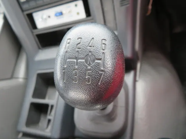 いすゞ ギガ QKG-CXZ77AT(6x4)の写真15