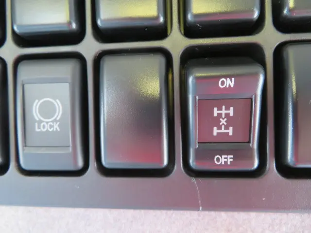 いすゞ ギガ QKG-CXZ77AT(6x4)の写真17