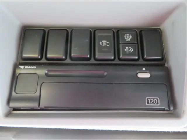 いすゞ ギガ QKG-CXZ77AT(6x4)の写真18