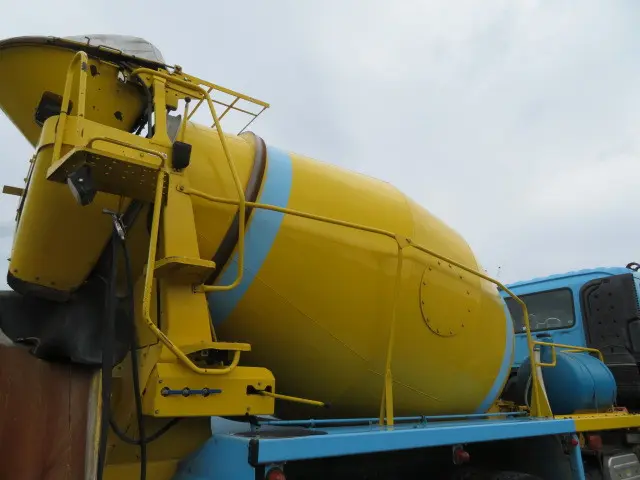 いすゞ ギガ QKG-CXZ77AT(6x4)の写真28