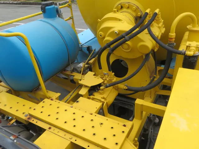 いすゞ ギガ QKG-CXZ77AT(6x4)の写真30