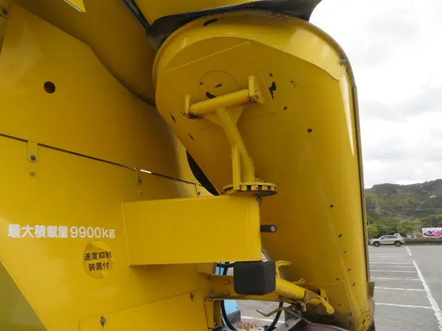 いすゞ ギガ QKG-CXZ77AT(6x4)の写真35