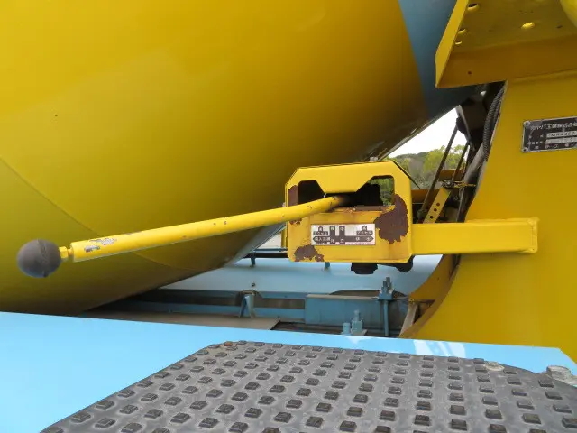 いすゞ ギガ QKG-CXZ77AT(6x4)の写真38