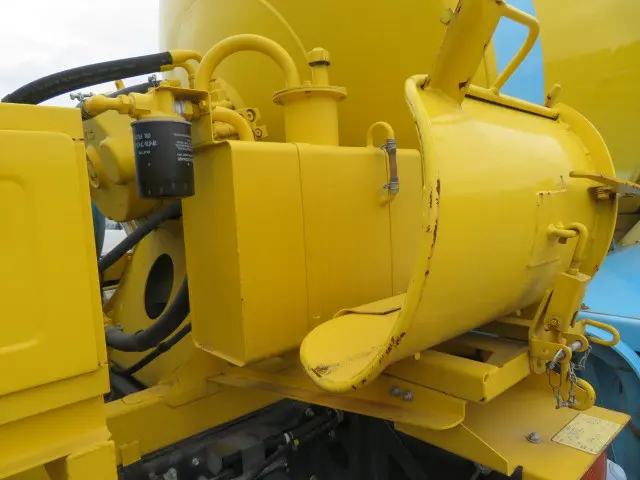 いすゞ ギガ QKG-CXZ77AT(6x4)の写真40