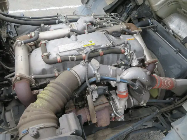 いすゞ ギガ QKG-CXZ77AT(6x4)の写真44