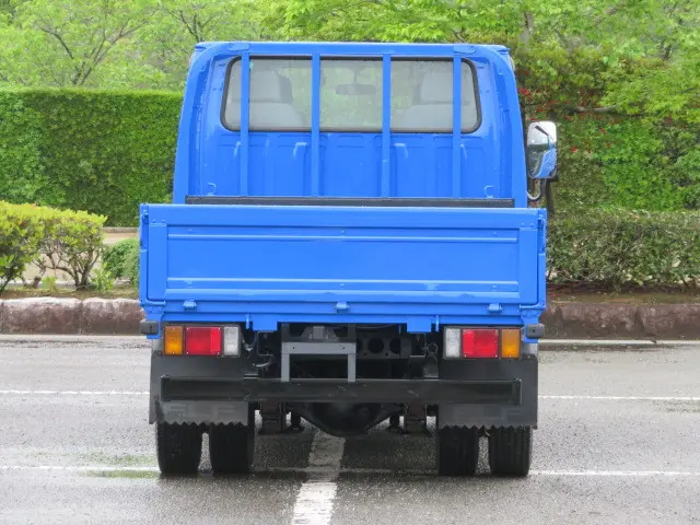 いすゞ エルフ BKG-NJR85A(2WD)の写真8