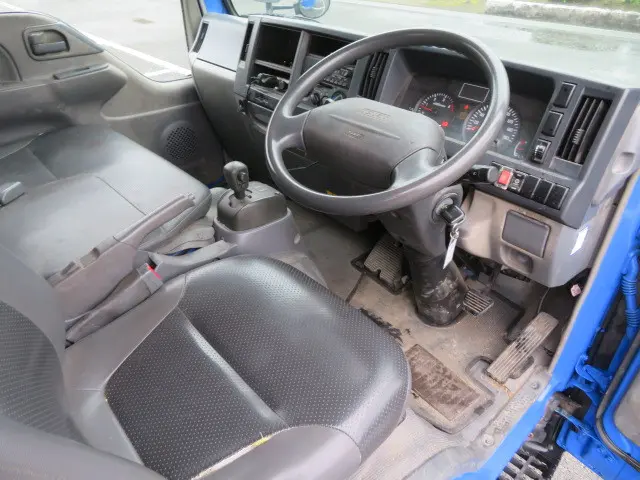 いすゞ エルフ BKG-NJR85A(2WD)の写真10