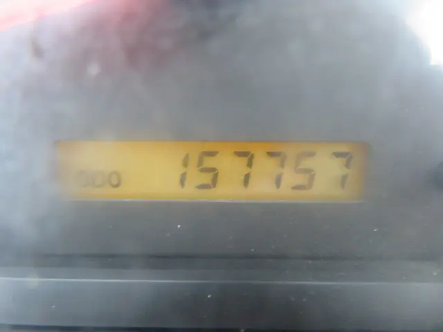 いすゞ エルフ BKG-NJR85A(2WD)の写真13