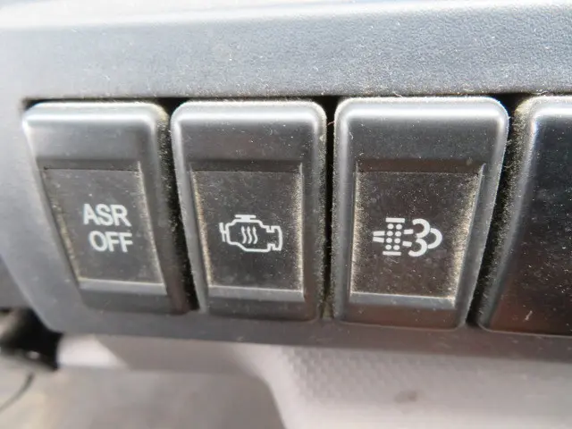 いすゞ エルフ BKG-NJR85A(2WD)の写真14