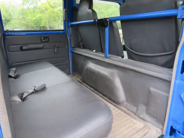 いすゞ エルフ BKG-NJR85A(2WD)の写真18