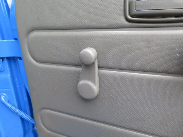 いすゞ エルフ BKG-NJR85A(2WD)の写真20