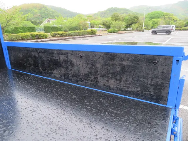 いすゞ エルフ BKG-NJR85A(2WD)の写真28