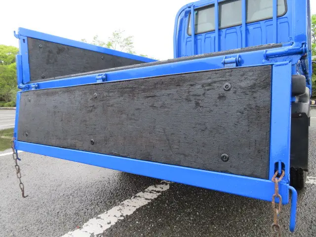 いすゞ エルフ BKG-NJR85A(2WD)の写真29