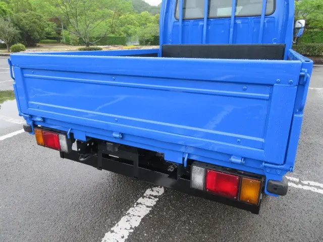 いすゞ エルフ BKG-NJR85A(2WD)の写真32