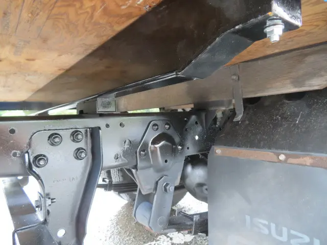 いすゞ エルフ BKG-NJR85A(2WD)の写真36