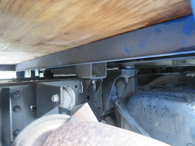 いすゞ エルフ BKG-NJR85A(2WD)の写真39