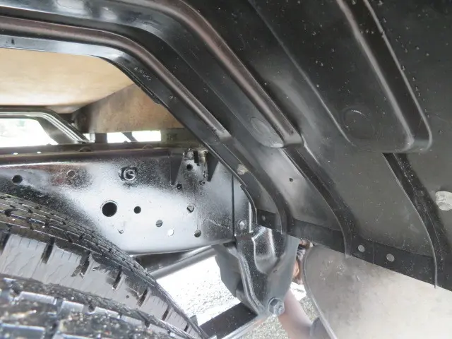 いすゞ エルフ BKG-NJR85A(2WD)の写真40