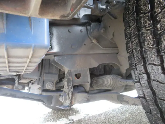 いすゞ エルフ BKG-NJR85A(2WD)の写真43