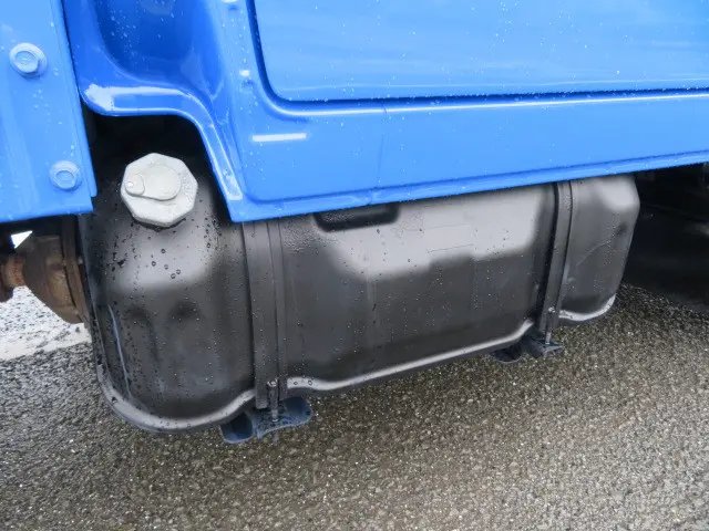 いすゞ エルフ BKG-NJR85A(2WD)の写真44