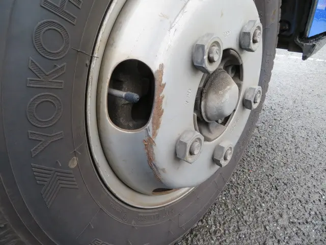 いすゞ エルフ BKG-NJR85A(2WD)の写真46