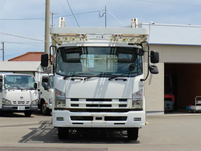 いすゞ フォワード LKG-FTR90S2(2WD)の写真6