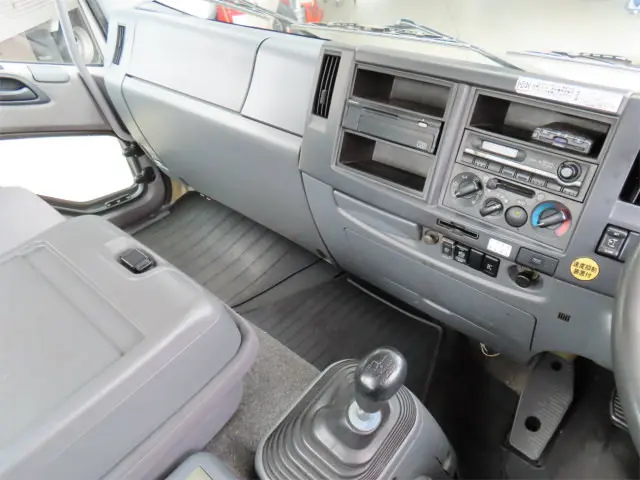 いすゞ フォワード LKG-FTR90S2(2WD)の写真14